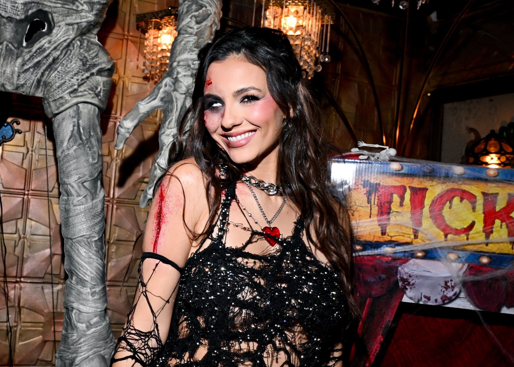 Victoria Justice: Love Zombie Resurrection party